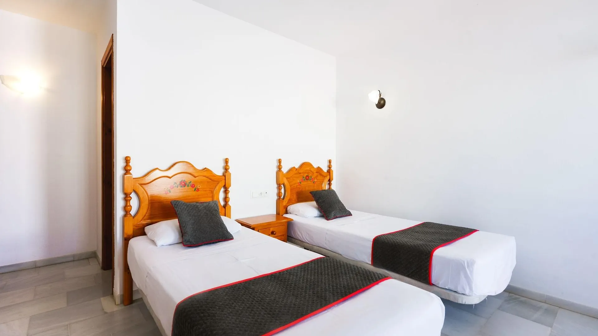 Apartamentos Pepe Mesa Nerja 0*,  Espagne
